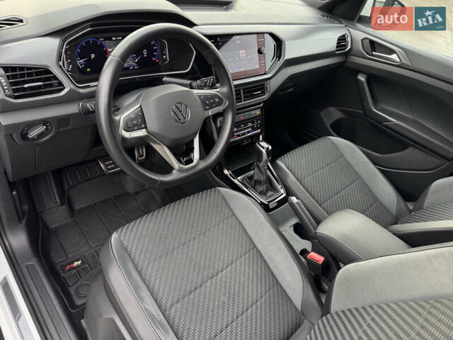 Белый Фольксваген T-Cross, объемом двигателя 1.5 л и пробегом 25 тыс. км за 29999 $, фото 19 на Automoto.ua
