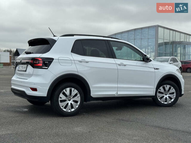 Белый Фольксваген T-Cross, объемом двигателя 1.5 л и пробегом 25 тыс. км за 29999 $, фото 9 на Automoto.ua