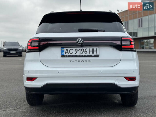 Белый Фольксваген T-Cross, объемом двигателя 1.5 л и пробегом 25 тыс. км за 29999 $, фото 7 на Automoto.ua