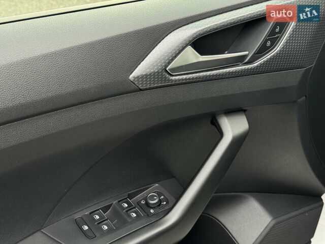 Белый Фольксваген T-Cross, объемом двигателя 1.5 л и пробегом 25 тыс. км за 29999 $, фото 21 на Automoto.ua