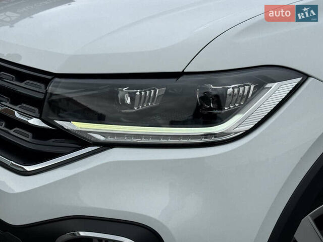 Білий Фольксваген T-Cross, об'ємом двигуна 1.5 л та пробігом 25 тис. км за 29499 $, фото 12 на Automoto.ua