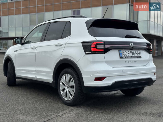 Белый Фольксваген T-Cross, объемом двигателя 1.5 л и пробегом 25 тыс. км за 29999 $, фото 8 на Automoto.ua