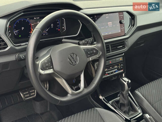 Білий Фольксваген T-Cross, об'ємом двигуна 1.5 л та пробігом 25 тис. км за 29499 $, фото 16 на Automoto.ua