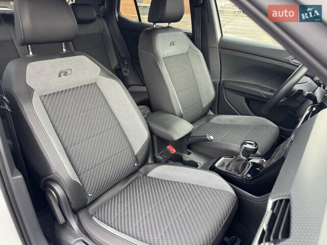 Белый Фольксваген T-Cross, объемом двигателя 1.5 л и пробегом 25 тыс. км за 29999 $, фото 15 на Automoto.ua