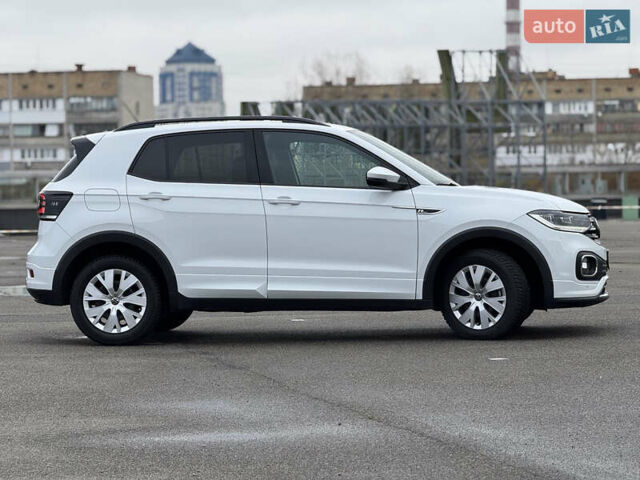 Белый Фольксваген T-Cross, объемом двигателя 1.5 л и пробегом 25 тыс. км за 29999 $, фото 10 на Automoto.ua