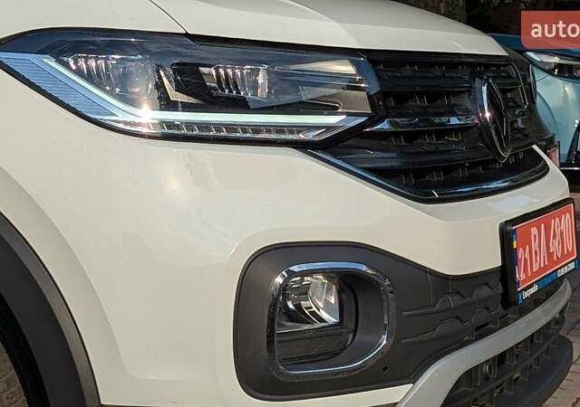 Белый Фольксваген T-Cross, объемом двигателя 1.2 л и пробегом 1 тыс. км за 21999 $, фото 12 на Automoto.ua