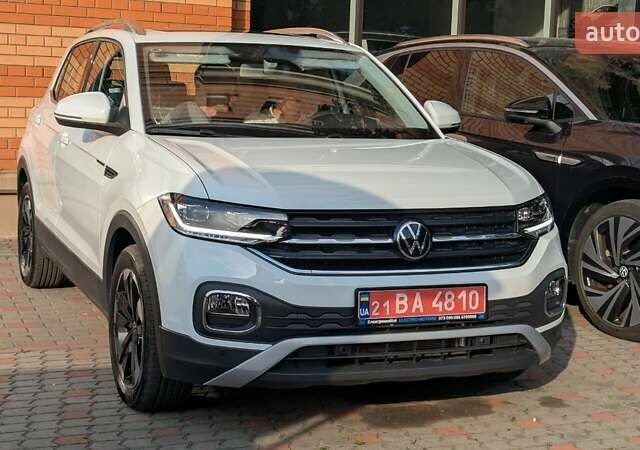 Белый Фольксваген T-Cross, объемом двигателя 1.2 л и пробегом 1 тыс. км за 21999 $, фото 15 на Automoto.ua