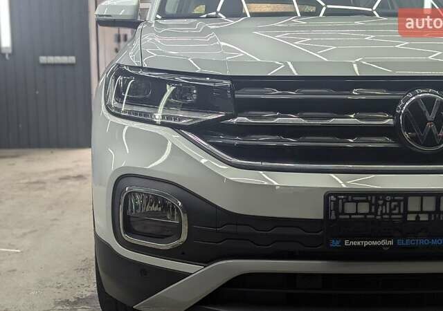 Белый Фольксваген T-Cross, объемом двигателя 1.2 л и пробегом 1 тыс. км за 21999 $, фото 42 на Automoto.ua