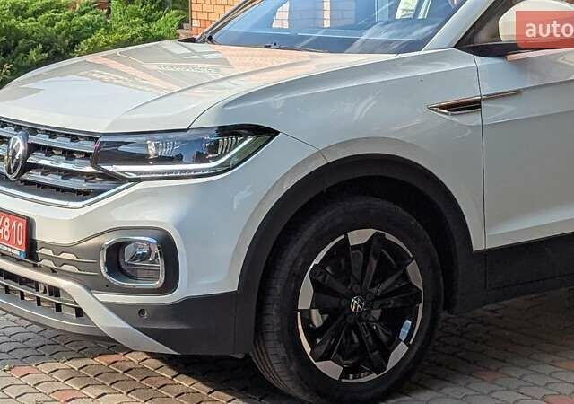 Белый Фольксваген T-Cross, объемом двигателя 1.2 л и пробегом 1 тыс. км за 21999 $, фото 36 на Automoto.ua