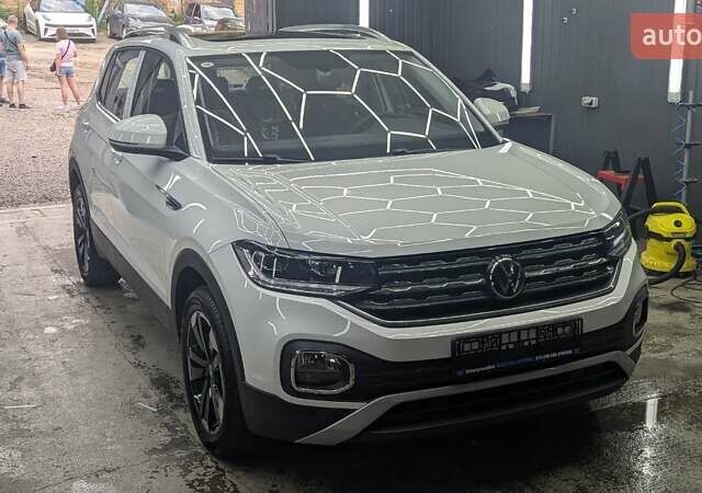Белый Фольксваген T-Cross, объемом двигателя 1.2 л и пробегом 1 тыс. км за 21999 $, фото 26 на Automoto.ua