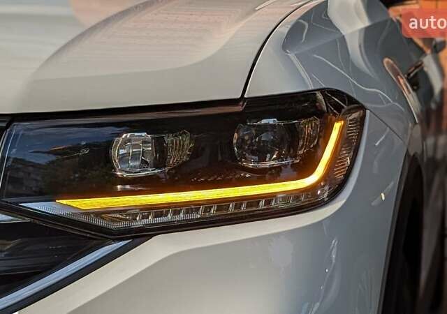 Белый Фольксваген T-Cross, объемом двигателя 1.2 л и пробегом 1 тыс. км за 21999 $, фото 9 на Automoto.ua