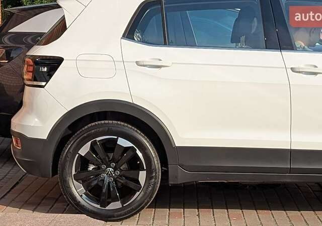 Белый Фольксваген T-Cross, объемом двигателя 1.2 л и пробегом 1 тыс. км за 21999 $, фото 6 на Automoto.ua