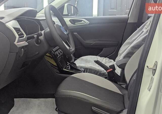 Белый Фольксваген T-Cross, объемом двигателя 1.2 л и пробегом 1 тыс. км за 21999 $, фото 41 на Automoto.ua