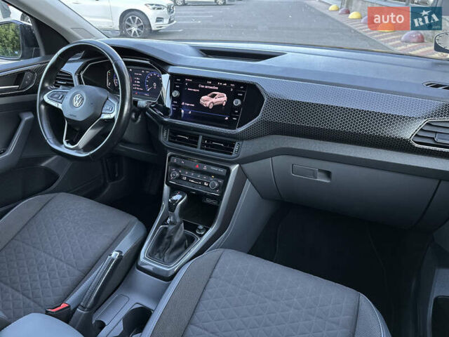 Чорний Фольксваген T-Cross, об'ємом двигуна 1.6 л та пробігом 119 тис. км за 23000 $, фото 26 на Automoto.ua