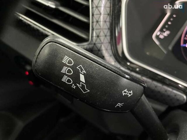 Фольксваген T-Cross, об'ємом двигуна 1.6 л та пробігом 135 тис. км за 19990 $, фото 22 на Automoto.ua