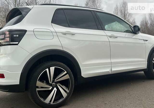 Фольксваген T-Cross, объемом двигателя 1.5 л и пробегом 8 тыс. км за 31999 $, фото 1 на Automoto.ua