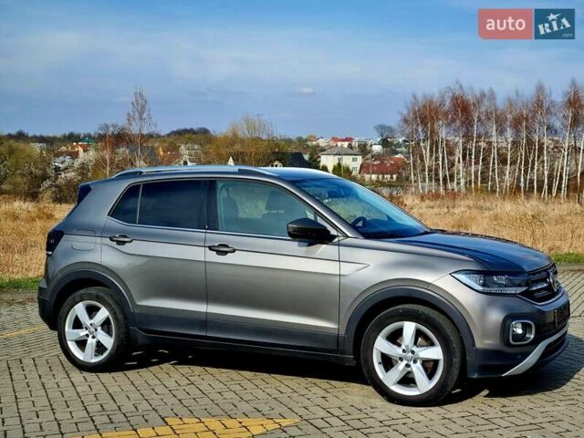 Серый Фольксваген T-Cross, объемом двигателя 1.6 л и пробегом 115 тыс. км за 22999 $, фото 10 на Automoto.ua