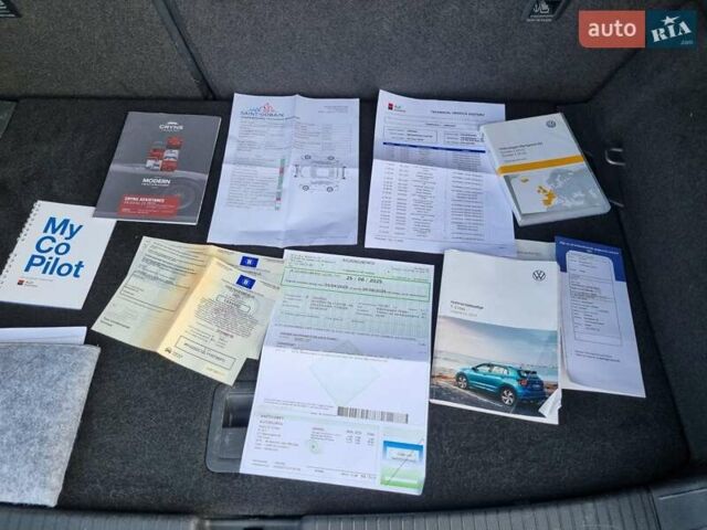 Серый Фольксваген T-Cross, объемом двигателя 1.6 л и пробегом 115 тыс. км за 22999 $, фото 93 на Automoto.ua
