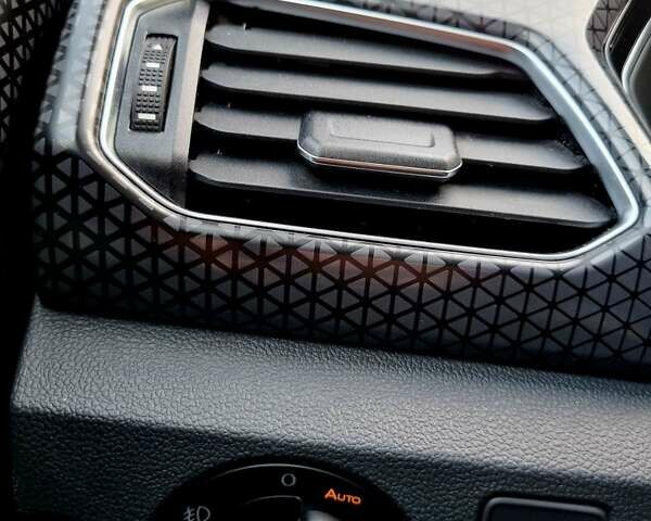 Серый Фольксваген T-Cross, объемом двигателя 1.6 л и пробегом 115 тыс. км за 23499 $, фото 61 на Automoto.ua