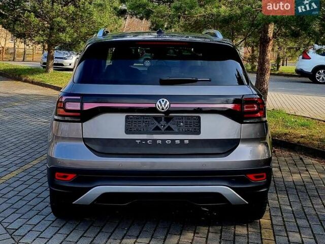 Серый Фольксваген T-Cross, объемом двигателя 1.6 л и пробегом 115 тыс. км за 22999 $, фото 7 на Automoto.ua