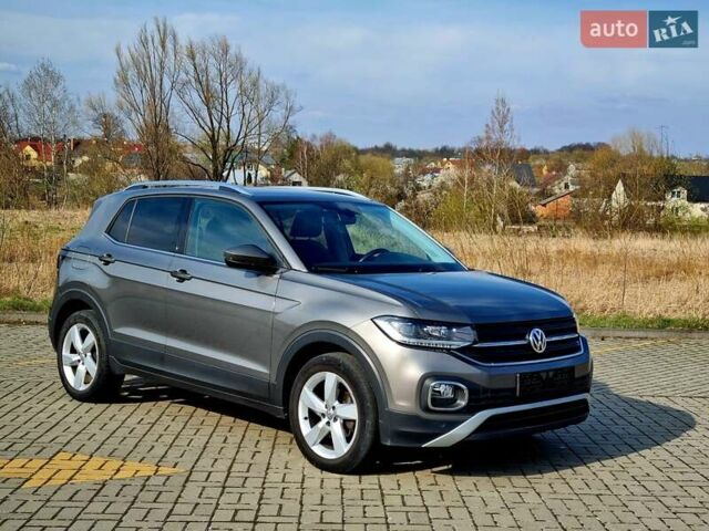 Серый Фольксваген T-Cross, объемом двигателя 1.6 л и пробегом 115 тыс. км за 22999 $, фото 3 на Automoto.ua