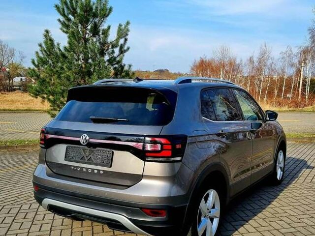 Серый Фольксваген T-Cross, объемом двигателя 1.6 л и пробегом 115 тыс. км за 23499 $, фото 29 на Automoto.ua