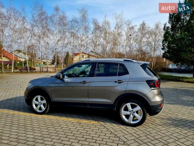 Серый Фольксваген T-Cross, объемом двигателя 1.6 л и пробегом 115 тыс. км за 23499 $, фото 6 на Automoto.ua