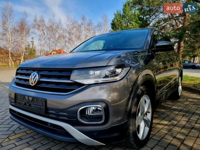 Серый Фольксваген T-Cross, объемом двигателя 1.6 л и пробегом 115 тыс. км за 22999 $, фото 32 на Automoto.ua