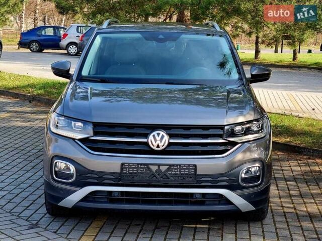 Серый Фольксваген T-Cross, объемом двигателя 1.6 л и пробегом 115 тыс. км за 24950 $, фото 32 на Automoto.ua