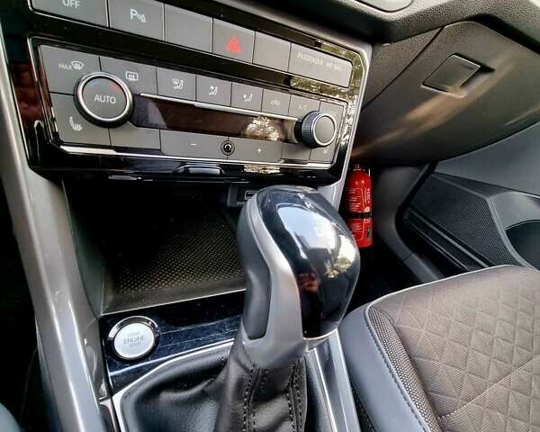 Серый Фольксваген T-Cross, объемом двигателя 1.6 л и пробегом 115 тыс. км за 22999 $, фото 53 на Automoto.ua