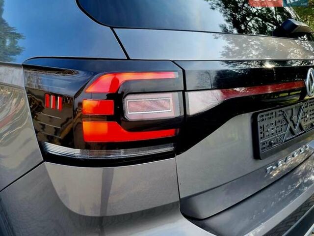 Серый Фольксваген T-Cross, объемом двигателя 1.6 л и пробегом 115 тыс. км за 22999 $, фото 26 на Automoto.ua