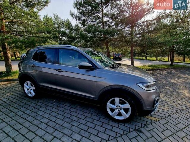 Серый Фольксваген T-Cross, объемом двигателя 1.6 л и пробегом 115 тыс. км за 22999 $, фото 40 на Automoto.ua
