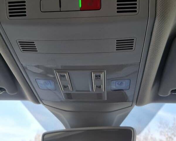 Серый Фольксваген T-Cross, объемом двигателя 1.6 л и пробегом 115 тыс. км за 23499 $, фото 62 на Automoto.ua