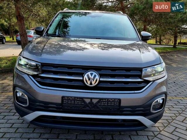 Серый Фольксваген T-Cross, объемом двигателя 1.6 л и пробегом 115 тыс. км за 23999 $, фото 9 на Automoto.ua
