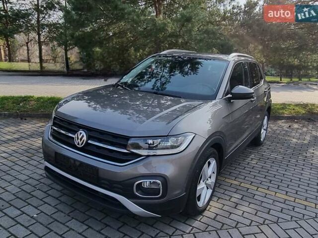 Серый Фольксваген T-Cross, объемом двигателя 1.6 л и пробегом 115 тыс. км за 22999 $, фото 41 на Automoto.ua