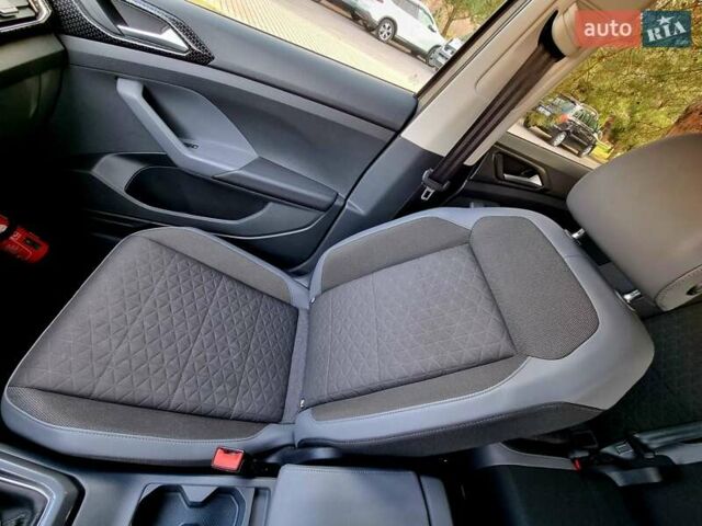 Серый Фольксваген T-Cross, объемом двигателя 1.6 л и пробегом 115 тыс. км за 23499 $, фото 92 на Automoto.ua