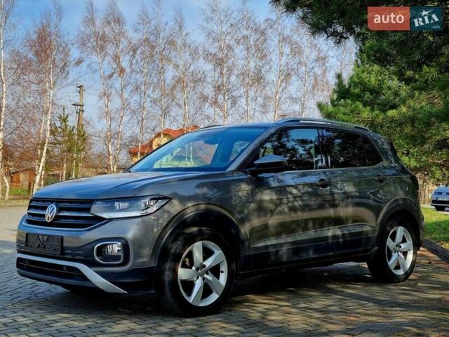 Серый Фольксваген T-Cross, объемом двигателя 1.6 л и пробегом 115 тыс. км за 22999 $, фото 11 на Automoto.ua