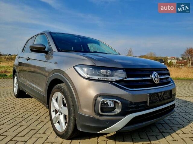 Серый Фольксваген T-Cross, объемом двигателя 1.6 л и пробегом 115 тыс. км за 22999 $, фото 31 на Automoto.ua