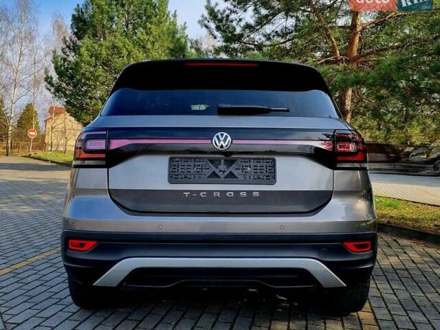 Серый Фольксваген T-Cross, объемом двигателя 1.6 л и пробегом 115 тыс. км за 23999 $, фото 27 на Automoto.ua