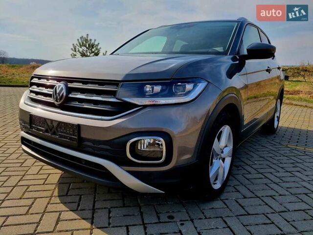 Серый Фольксваген T-Cross, объемом двигателя 1.6 л и пробегом 115 тыс. км за 23999 $, фото 36 на Automoto.ua