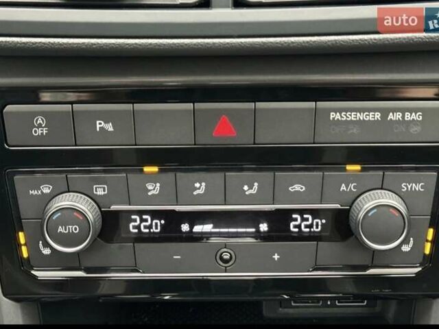 Серый Фольксваген T-Cross, объемом двигателя 1.6 л и пробегом 115 тыс. км за 22999 $, фото 55 на Automoto.ua