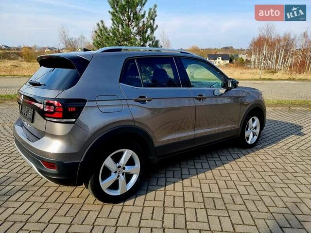 Серый Фольксваген T-Cross, объемом двигателя 1.6 л и пробегом 115 тыс. км за 22999 $, фото 12 на Automoto.ua