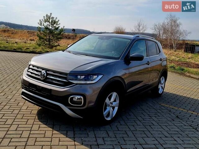Серый Фольксваген T-Cross, объемом двигателя 1.6 л и пробегом 115 тыс. км за 23999 $, фото 19 на Automoto.ua