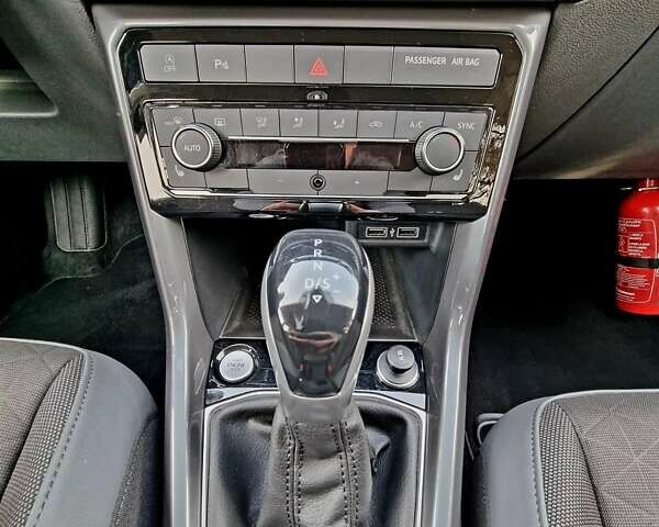Серый Фольксваген T-Cross, объемом двигателя 1.6 л и пробегом 115 тыс. км за 24950 $, фото 65 на Automoto.ua