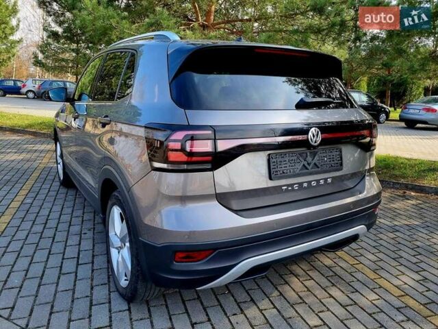 Серый Фольксваген T-Cross, объемом двигателя 1.6 л и пробегом 115 тыс. км за 23999 $, фото 21 на Automoto.ua