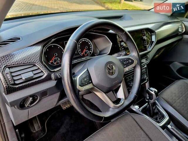 Серый Фольксваген T-Cross, объемом двигателя 1.6 л и пробегом 115 тыс. км за 22999 $, фото 81 на Automoto.ua