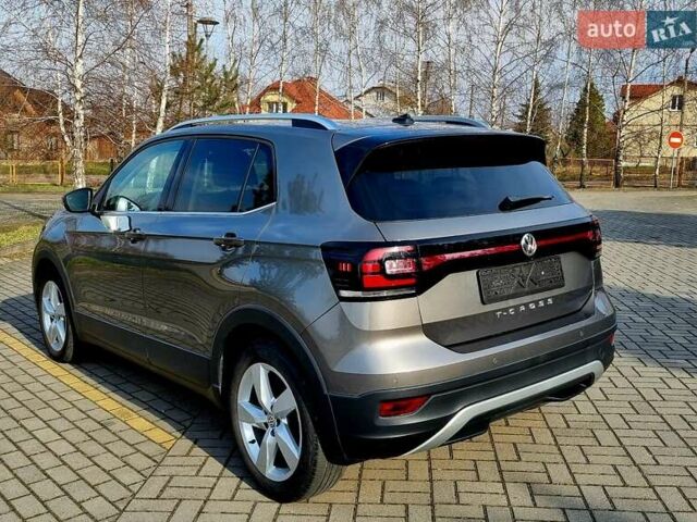 Серый Фольксваген T-Cross, объемом двигателя 1.6 л и пробегом 115 тыс. км за 23999 $, фото 29 на Automoto.ua