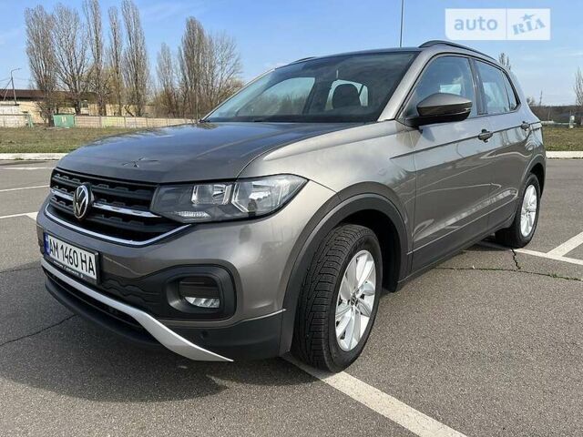 Серый Фольксваген T-Cross, объемом двигателя 1 л и пробегом 34 тыс. км за 20500 $, фото 2 на Automoto.ua