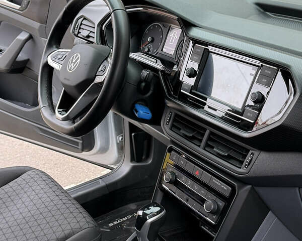 Серый Фольксваген T-Cross, объемом двигателя 1 л и пробегом 54 тыс. км за 19000 $, фото 19 на Automoto.ua
