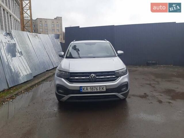 Серый Фольксваген T-Cross, объемом двигателя 1 л и пробегом 53 тыс. км за 19000 $, фото 3 на Automoto.ua